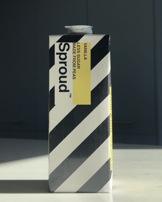 Sproud Vanilla to roślinny napój na bazie żółtego grochu, który zachwyca delikatnym smakiem wanilii i wszechstronnością zastosowań. Spróbuj tego napoju!