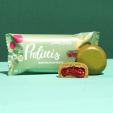 idealne połączenie zielonej herbaty matcha i malin w organicznych pralinkach Lini’s Bites! Bio, wegańskie, bezglutenowe i bez dodatku cukru – Matcha Raspberry Pralinis to przekąska, której nie sposób się oprzeć.