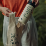 My Dear Bottle – butelka termiczna Paper & Tea x KINTO. Podwójna izolacja, trzyma ciepło i zimno do 6h. Stylowa i praktyczna. wikk.me