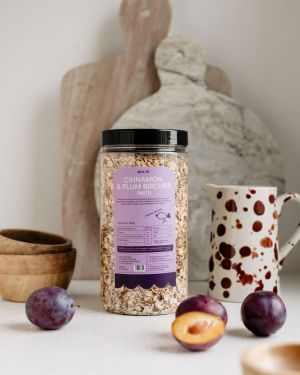 CINNAMON & PLUM BIRCHER MUESLI – nocna owsianka – Tuba: 700g