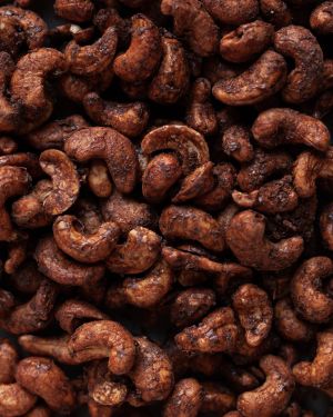 BIO karmelizowane orzechy nerkowca – w karmelu z cynamonem